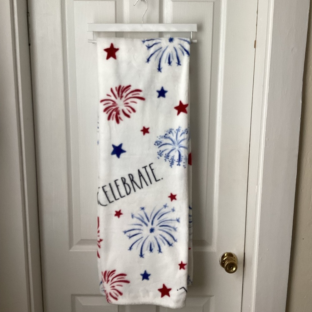 RAE DUNN: 4th of July soft plush throw blanket 50“ x 70“